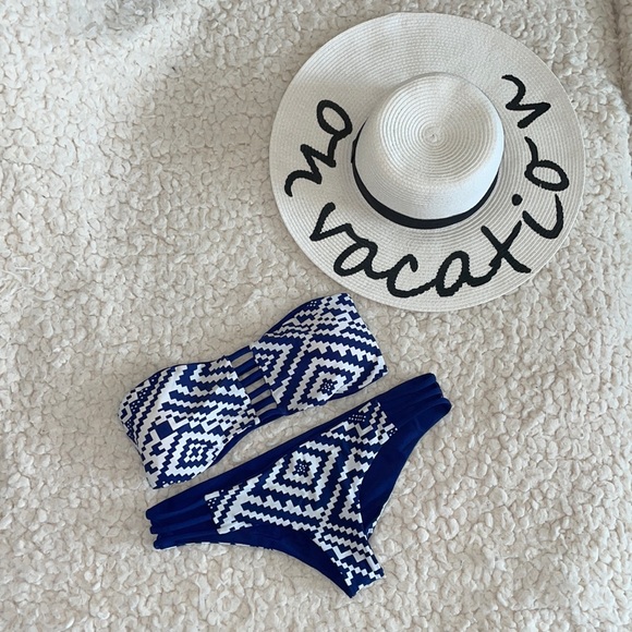 Women’s Two Piece Reversible Bikini Bathing Suit - Picture 1 of 8